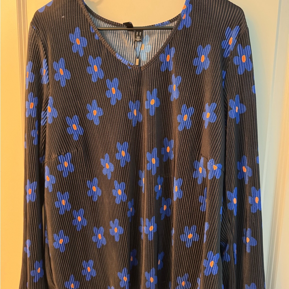 NWT Black and Blue Floral Long Sleeve Top